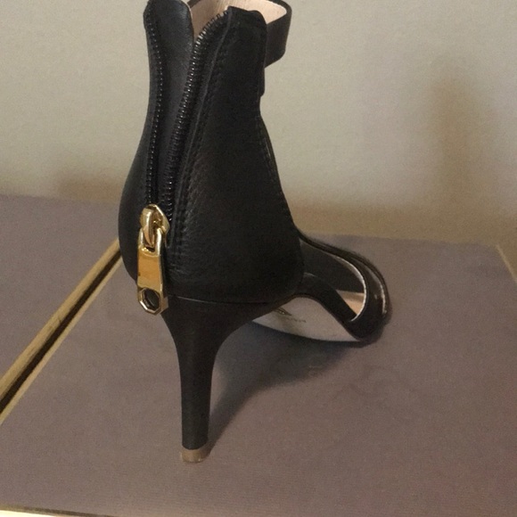 Black, strapping heel - Picture 2 of 2